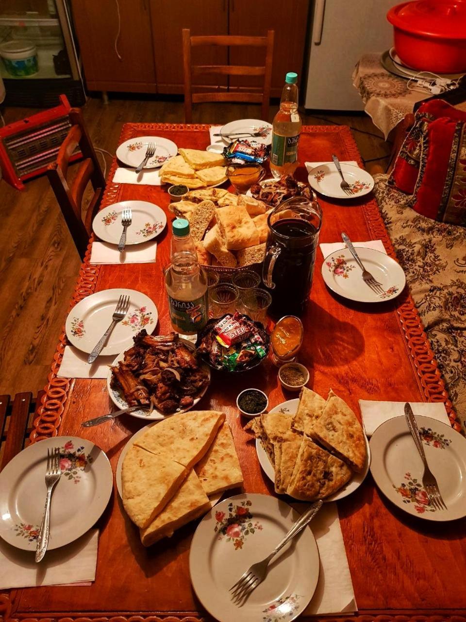 Guest House Buba Ushguli Eksteriør billede